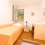 Appartement In With 2bdr Close Maslinica Beach, 06 Rabac