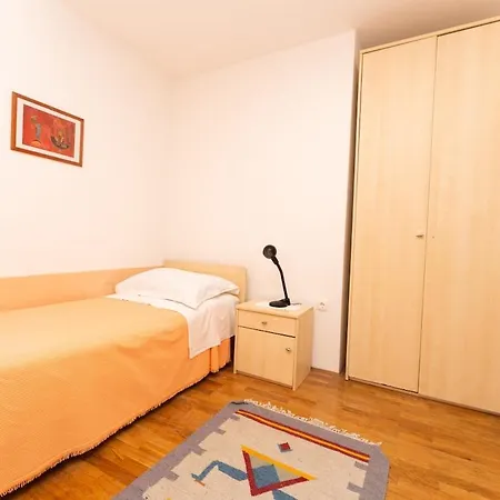 In With 2bdr Close Maslinica Beach, 06 *