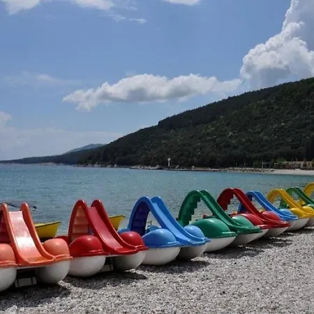 Apartmán In With 2bdr Close Maslinica Beach, 06 Rabac